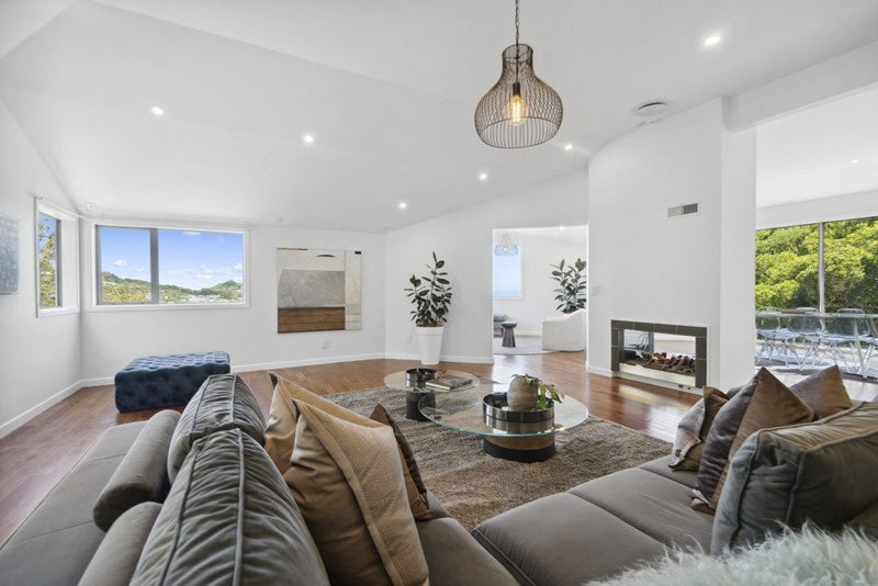 9 Inverell Way, Seatoun, Wellington - Carousel 1