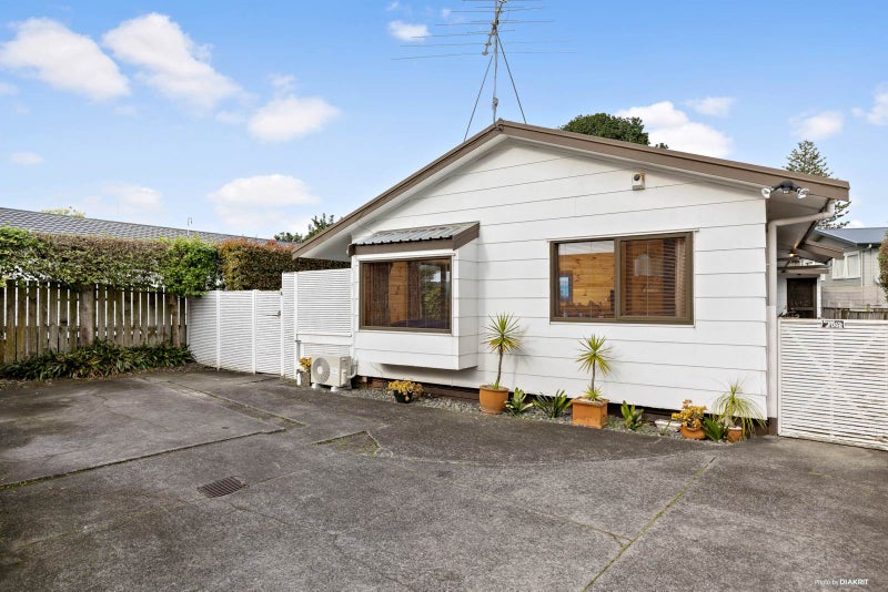 2/34 Ireland Road, Panmure, Auckland - Carousel 1