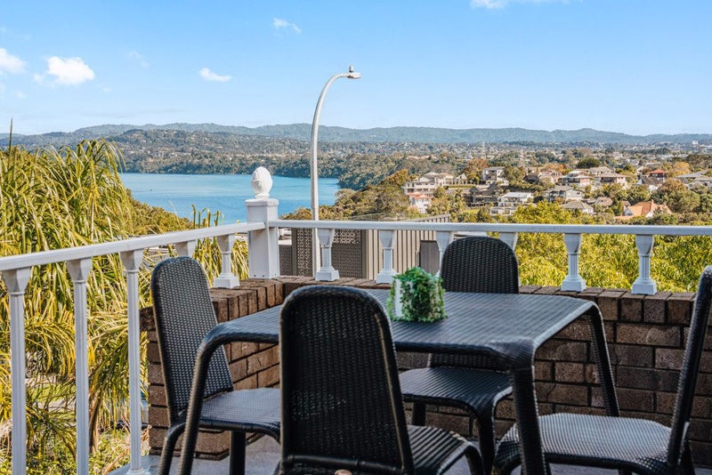 30 Sylvania Crescent, Lynfield, Auckland - Carousel 2