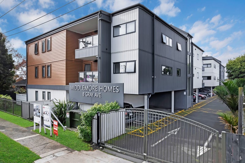 111/8 Gray Avenue, Mangere East, Auckland - Carousel 1