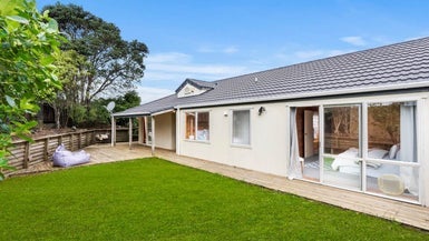 1 Graham Collins Drive, Windsor Park, Auckland - Carousel 1