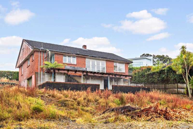 28 Parr Terrace, Castor Bay, North Shore City, Auckland - Carousel 2