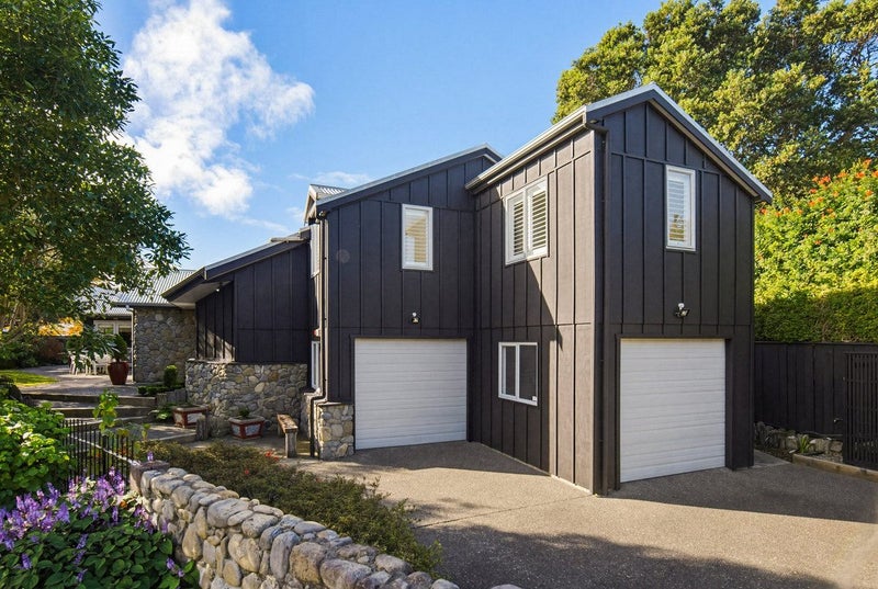 8 River Glade, Waikanae, Waikanae - Carousel 1