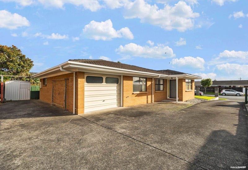 1/75 Rangitoto Road, Papatoetoe, Auckland - Carousel 1