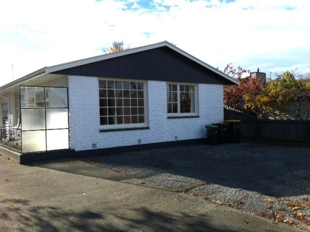 2/400 Memorial Avenue, Burnside, Christchurch - Carousel 1