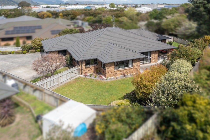 33 Gandalf Crescent, Paraparaumu - Carousel 1