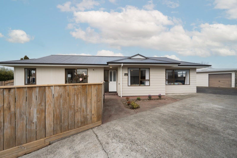 7 Cargill Grove, Kelvin Grove, Palmerston North - Carousel 1