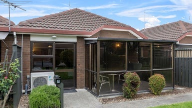 7/218 Lincoln Road, Addington, Christchurch - Carousel 1