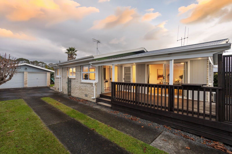 74 Fitzroy Avenue, Fitzroy, Hamilton - Carousel 1