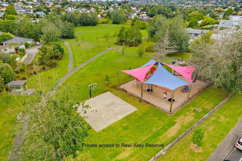 67 Athena Drive, Totara Vale, Auckland - Carousel 21