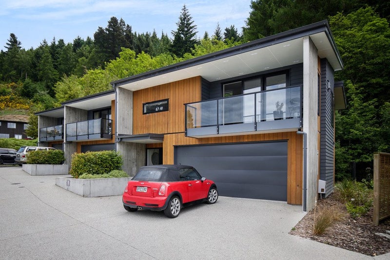 11 St Samantha Lane, Queenstown, Queenstown - Carousel 1