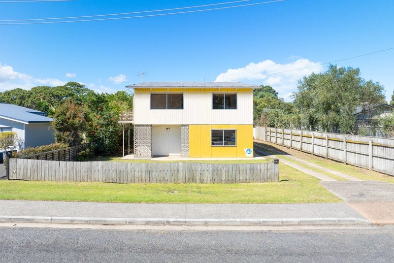 5 Blake Street, Surfdale, Waiheke Island - Carousel 1