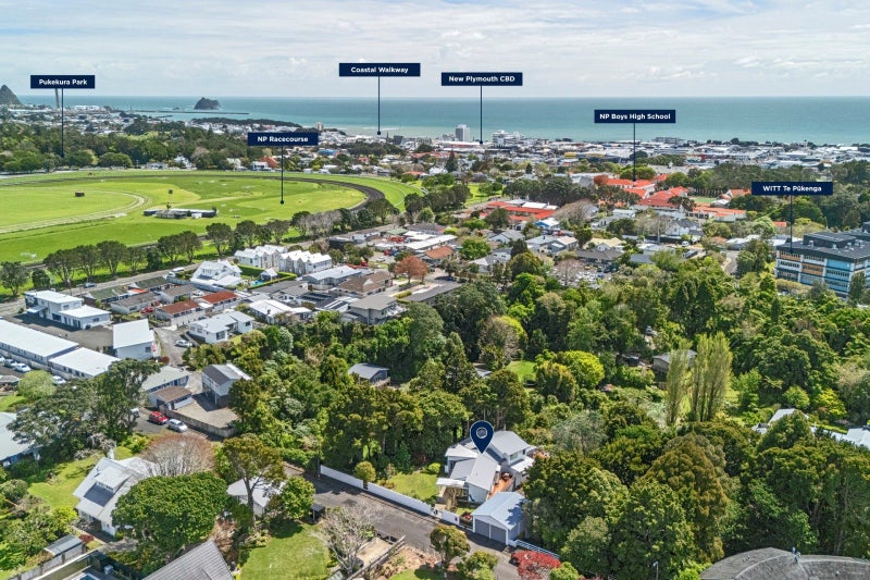 17 Frank Wilson Terrace, Welbourn, New Plymouth - Carousel 37