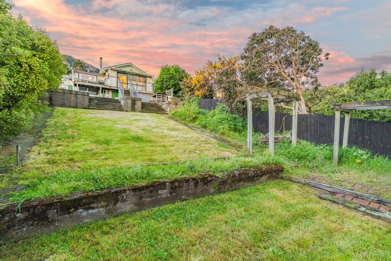 23 Ripon Street, Lyttelton, Lyttelton - Carousel 2