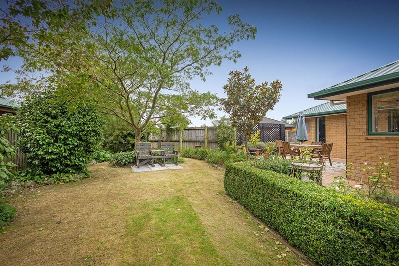 17 Devon Crescent, Darfield, Darfield - Carousel 23