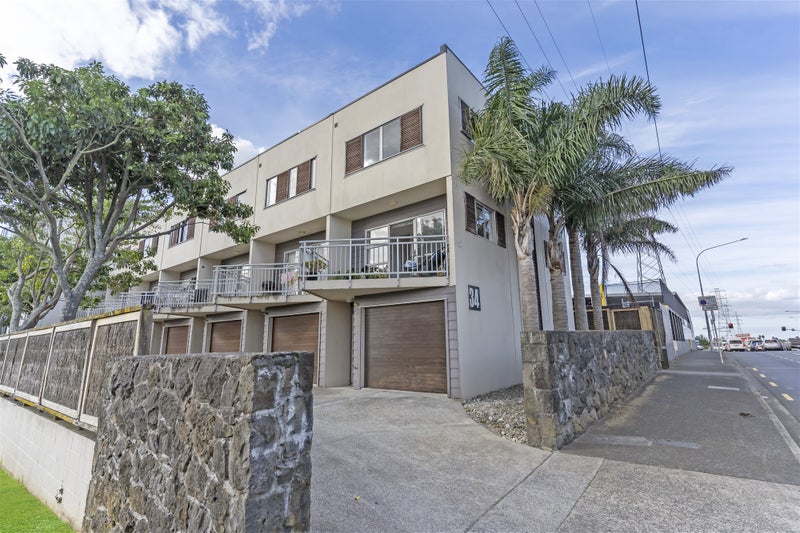 34A Neilson Street, Onehunga, Auckland - Carousel 1