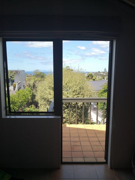 2/8 Theodora Place, Mairangi Bay, Auckland - Carousel 1