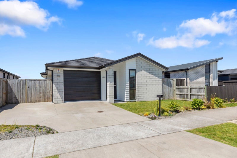 14 Hinaki Street, Poike, Tauranga - Carousel 1