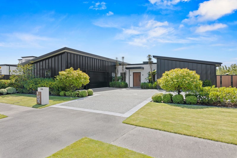 9 Farrelly Place, Casebrook, Christchurch - Carousel 1