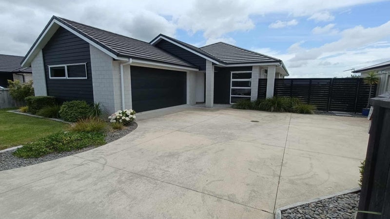 24 Kahawai Place, Omokoroa, Omokoroa - Carousel 1