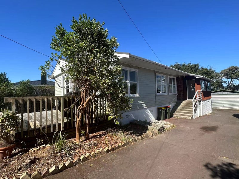 6 Raines Avenue, Forrest Hill, Auckland - Carousel 1