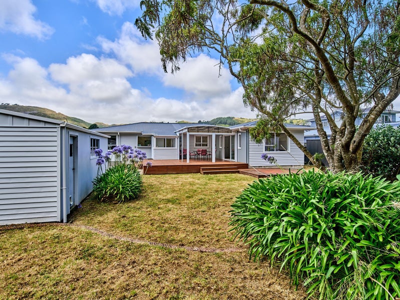 13 Nathan Street, Tawa, Wellington - Carousel 1