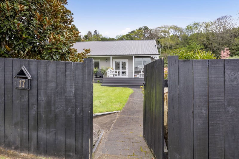 17 Thames Street, Welbourn, New Plymouth - Carousel 2