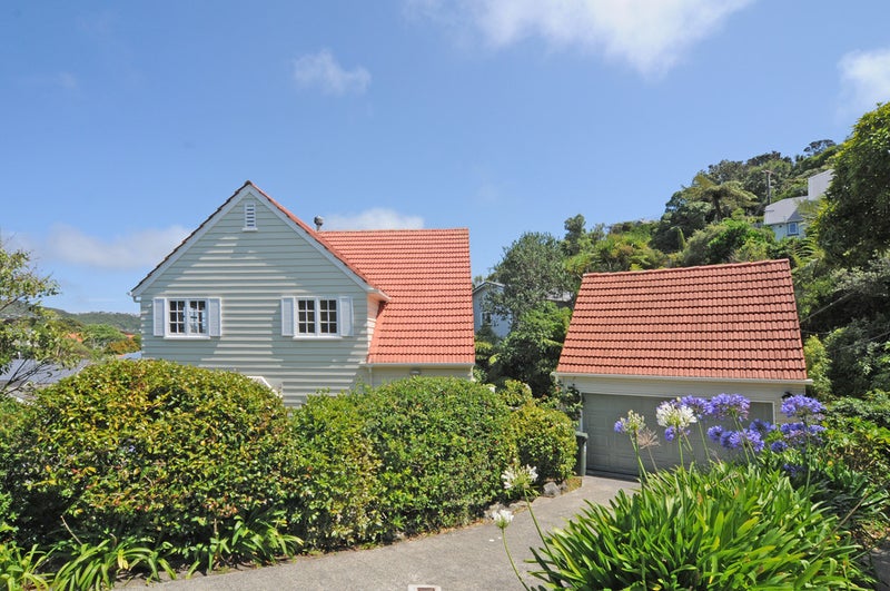37 HATTON Street, KARORI, WELLINGTON - Carousel 1