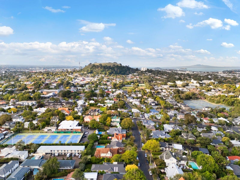 15 Pencarrow Avenue, Mount Eden, Auckland - Carousel 31