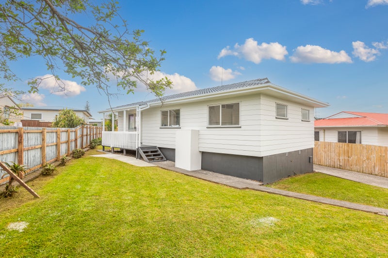 15 Ravenna Way, Clover Park, Auckland - Carousel 1