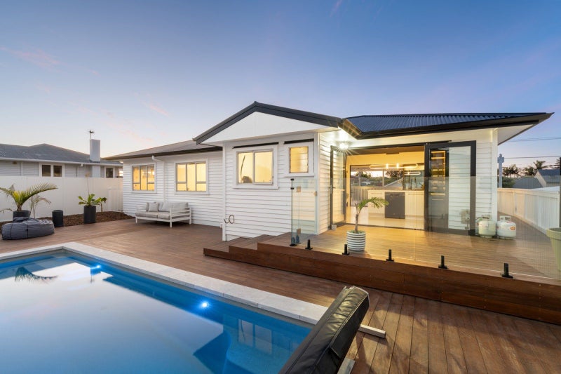 38A Tui Street, Mount Maunganui, Mount Maunganui - Carousel 1
