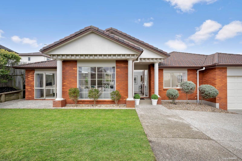 15 Kouras Place, Flat Bush, Auckland - Carousel 1