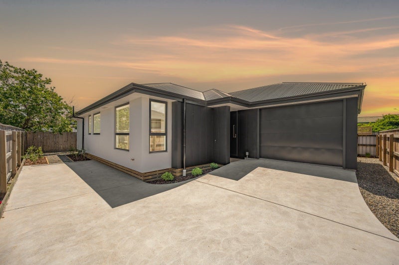 15B Lowry Street, Richmond, Richmond - Carousel 1