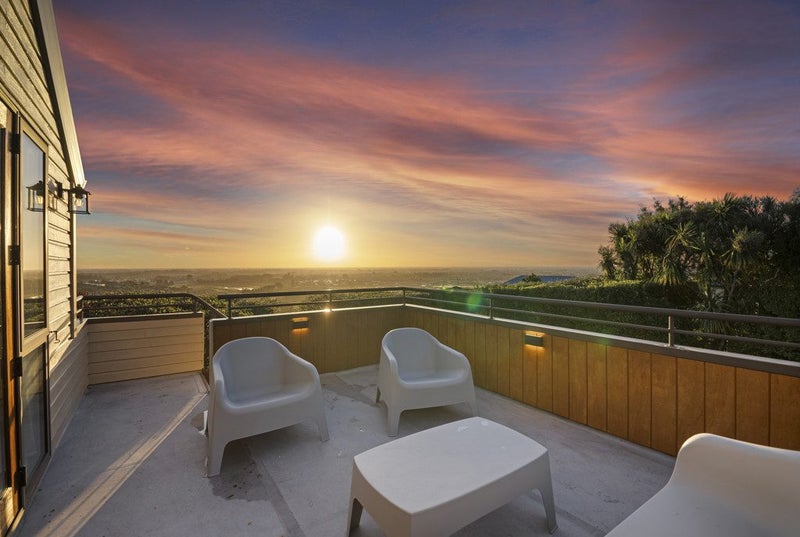 108 Penruddock Rise, Westmorland, Christchurch - Carousel 2