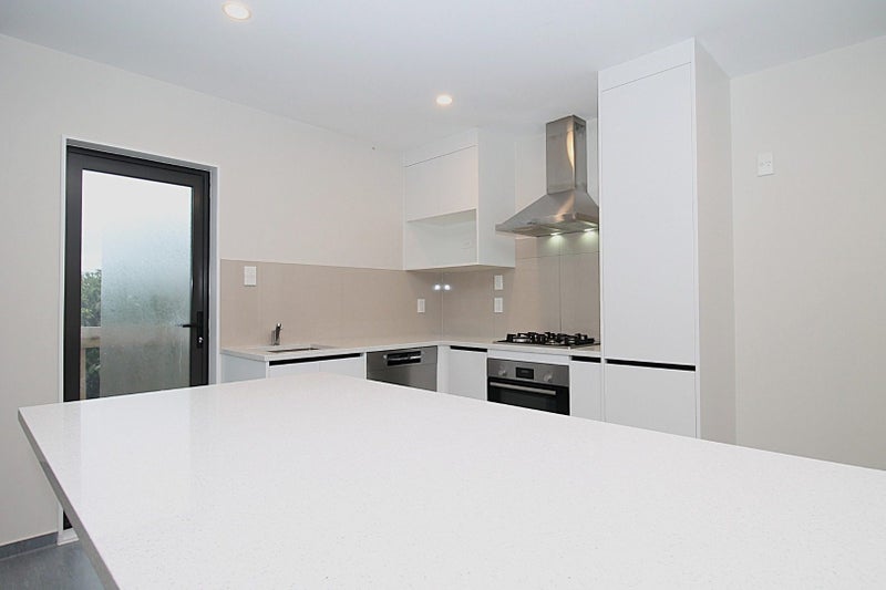 4 Fruitvale Road, New Lynn, Auckland - Carousel 2