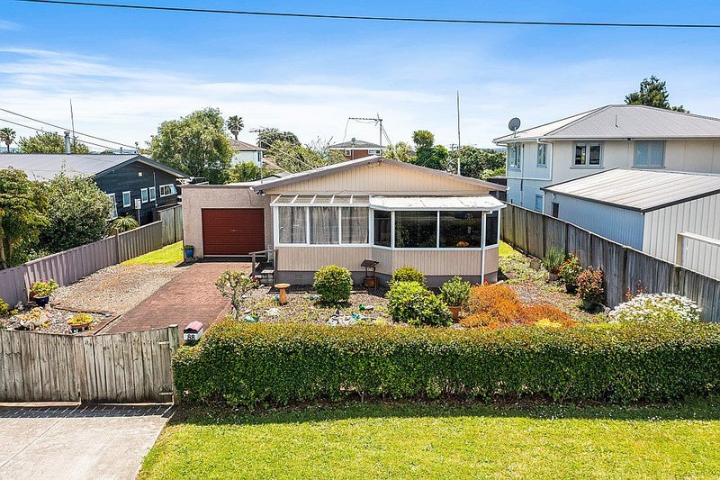 88 Second View Avenue, Beachlands, Auckland - Carousel 2