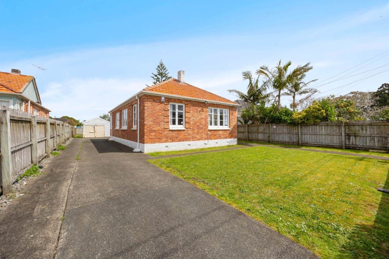 62 Parkinson Avenue, Wesley, Auckland - Carousel 1