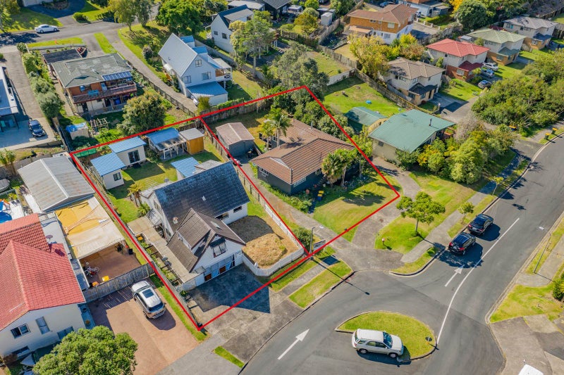 10 Sari Place, Massey, Auckland - Carousel 1