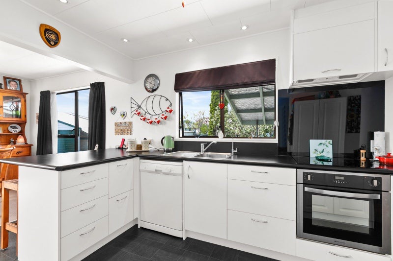 7 Latham Stubbs Crescent, Waipawa, Waipawa - Carousel 2