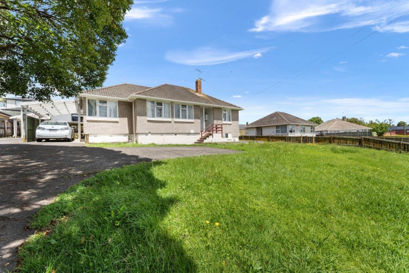 21 Anderson Avenue, Point England, Auckland - Carousel 2