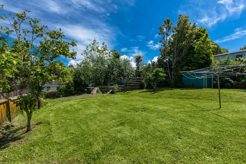15 Lavery Place, Sunnynook, Auckland - Carousel 2