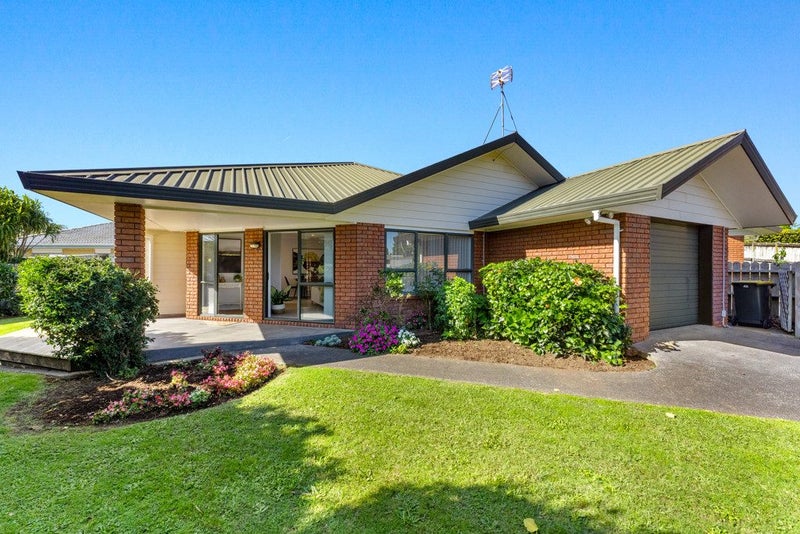 14A Pono Place, Waiuku, Waiuku - Carousel 1