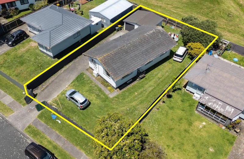 16 Palermo Place, Clover Park, Manukau City, Auckland - Carousel 2