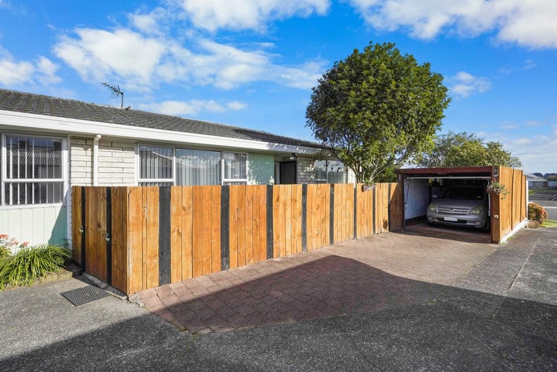 14 Leslie Place, Deanwell, Hamilton - Carousel 2