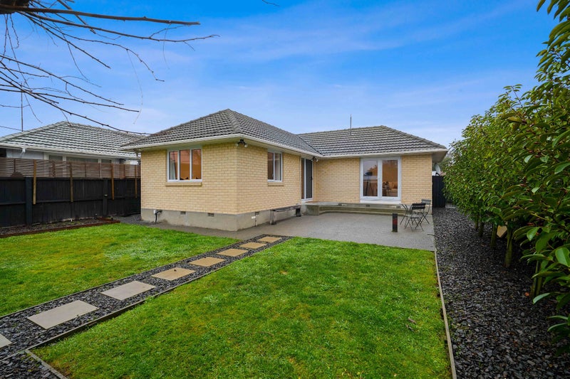 1/18 Awatea Road, Hornby, Christchurch - Carousel 1