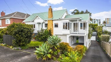 66 St Michaels Avenue, Point Chevalier, Auckland - Carousel 1