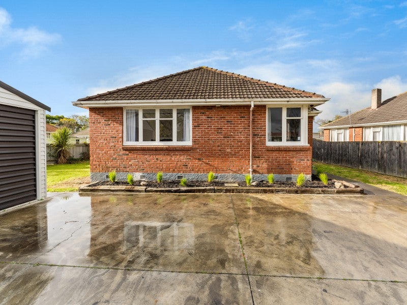 2 Wakefield Street, Awapuni, Palmerston North - Carousel 2