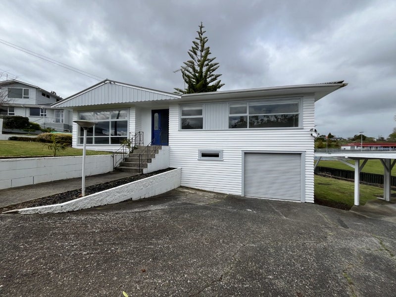 1 Kingsway Crescent, Forest Lake, Hamilton - Carousel 2