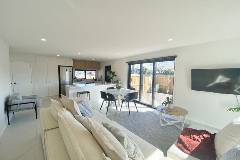 1/124 Milton Street, Somerfield, Christchurch - Carousel 2