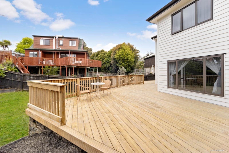 13F Tahi Terrace, Glen Eden, Auckland - Carousel 2